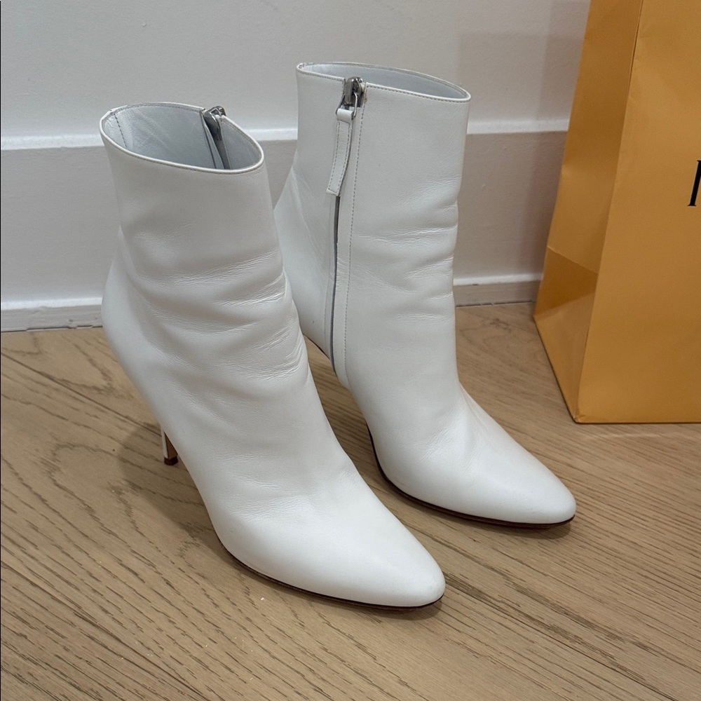 Elegant White Ankle Boots